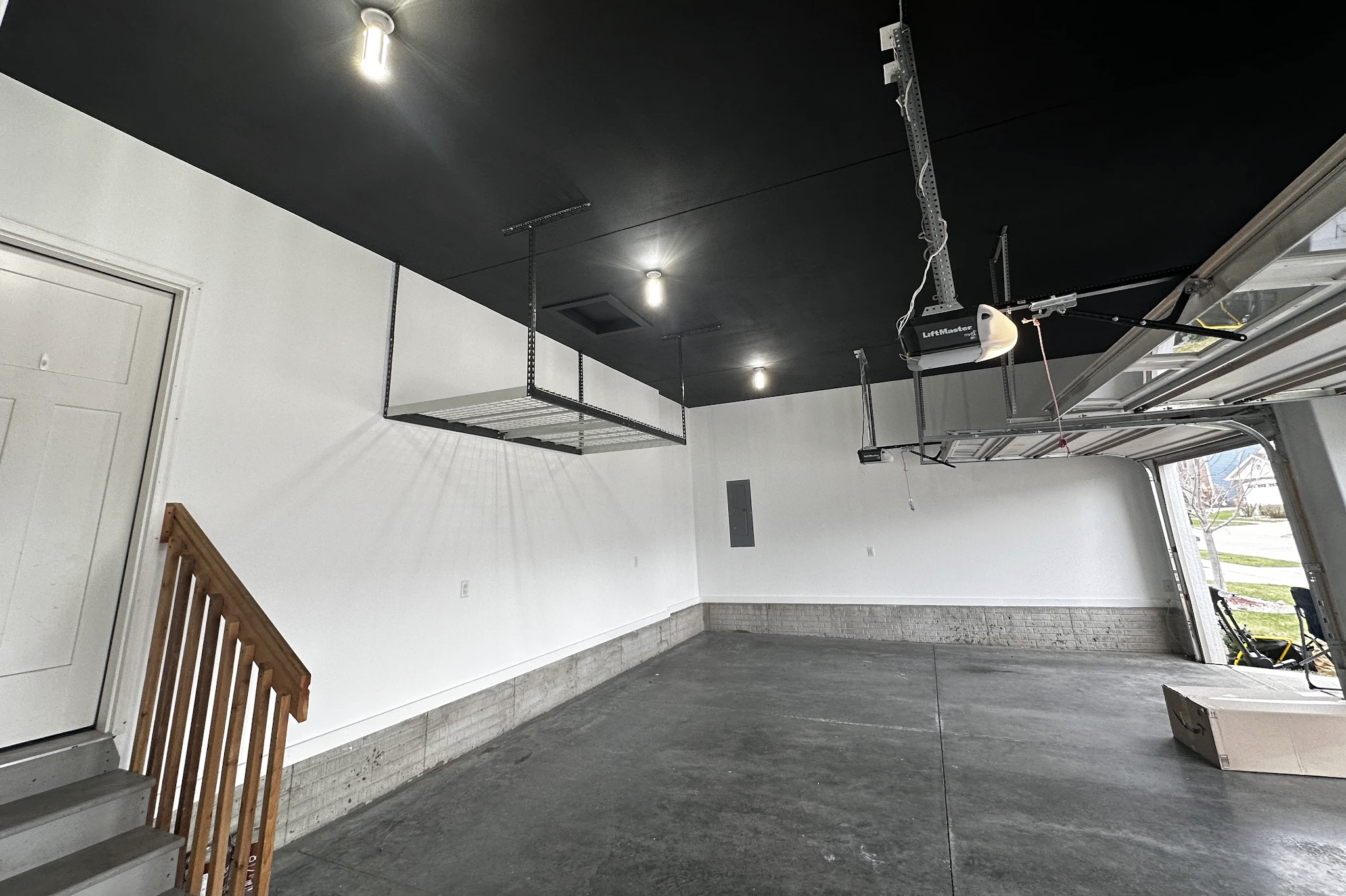 Garage painting after photo by Green Oaks Painting